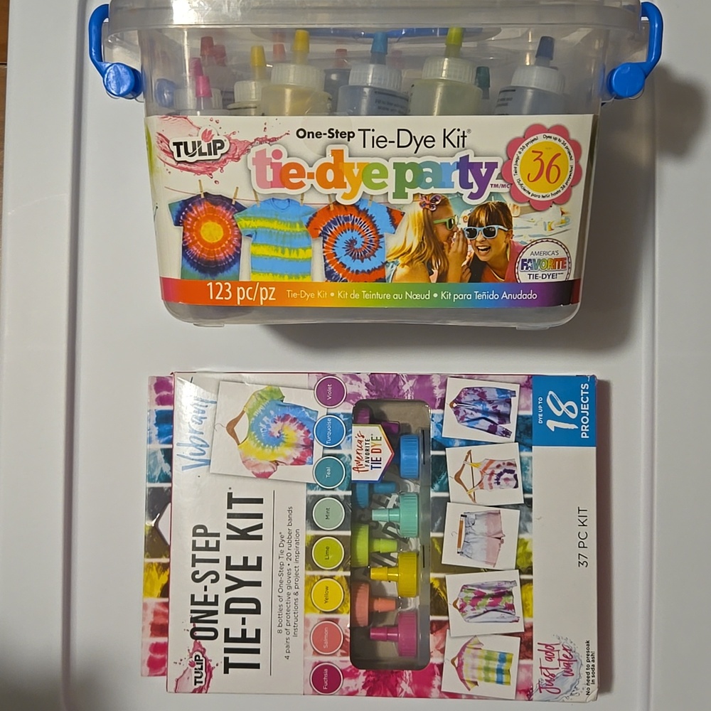Tie-Dye Party Kit & One-Step Tie-Dye Kit